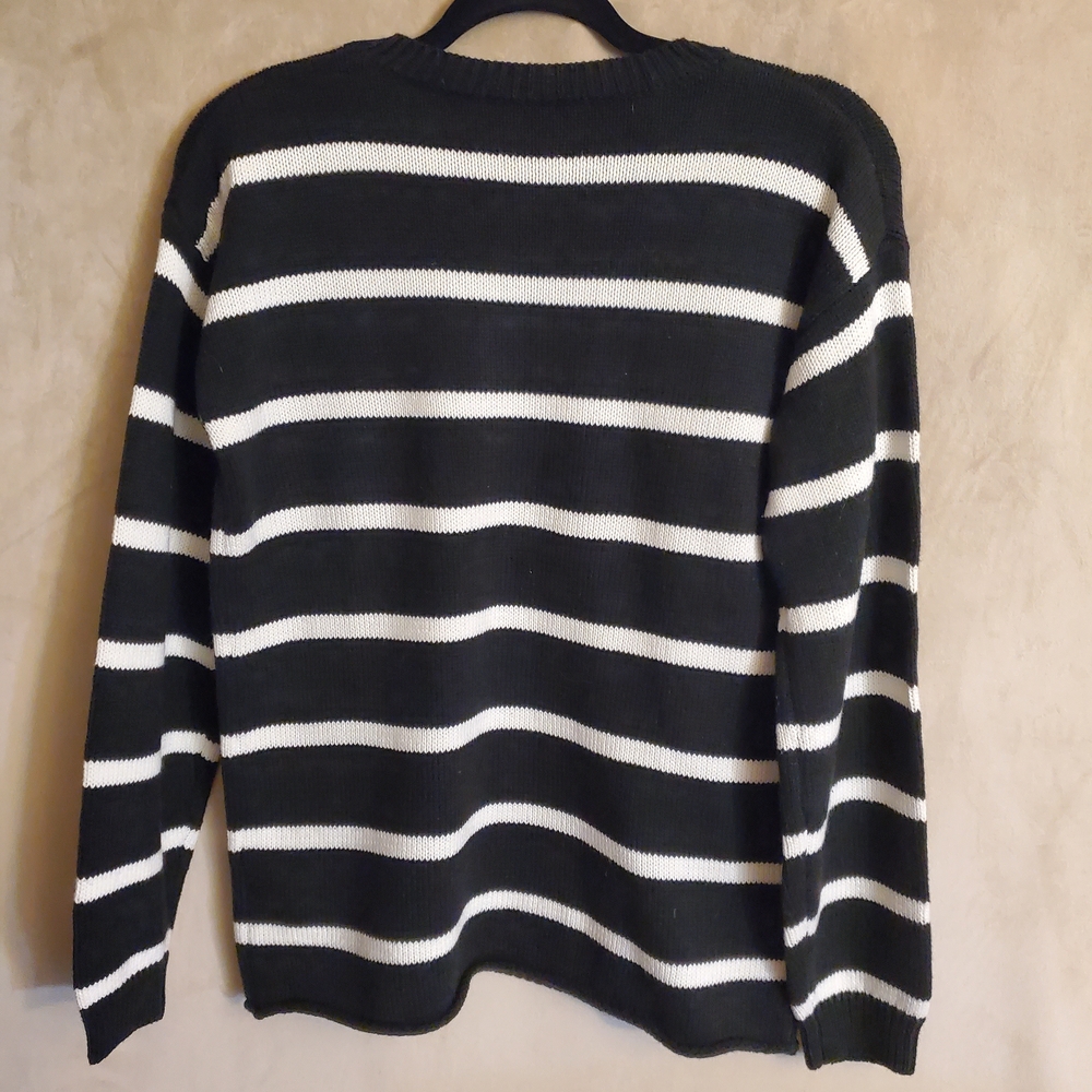 Source Unknown Black and White Striped Crewneck Sweater